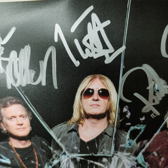 DEF LEPPARD SIGNED BAND PHOTO & VIP MEMORABILIA 2015 MIRRORBALL - Picture 9 of 13